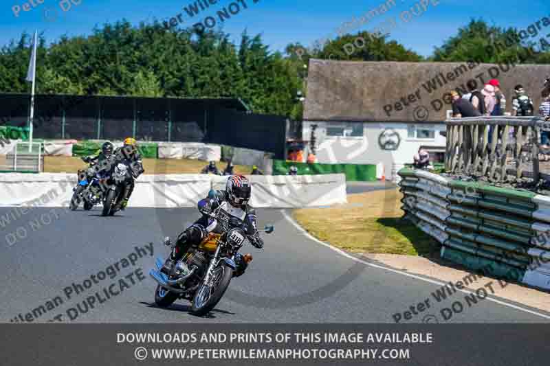 Vintage motorcycle club;eventdigitalimages;mallory park;mallory park trackday photographs;no limits trackdays;peter wileman photography;trackday digital images;trackday photos;vmcc festival 1000 bikes photographs